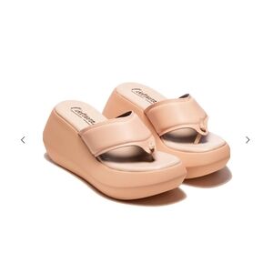 L'intervalle platform flip flop sandals leather size 9